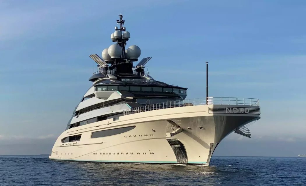 Суперяхтата Nord на Мордашов проби през Ормуз: 500 млн. долара минаха по „безопасен“ коридор край Иран