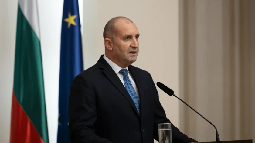 Румен Радев честити 8 март на българките