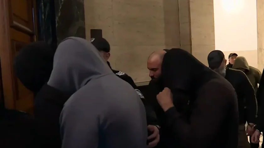 Съдът остави в ареста седем души от групата за изнудване и отвличания
