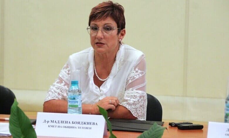 Прокуратурата разследва нападение срещу кметицата на Тетевен от основния активист на „Прогресивна България“ Ивайло Младенов – Джингиби