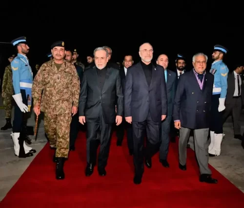 Иран предупреди САЩ в Исламабад: &bdquo;Без показност и измама&ldquo;