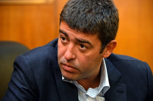Цитаделата на злото в Брюксел гори, но в България упорито мълчат