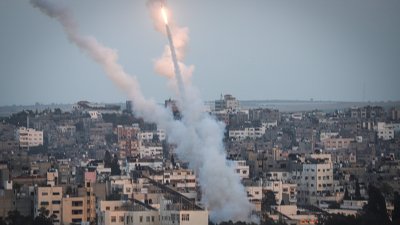 Иран удари с ракети и дронове: Израел и държавите от Залива в пълна ПВО готовност