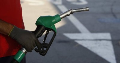 Горивата поскъпват заради Близкия изток, но в България още са по-евтини от Гърция