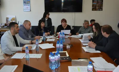 12 места за плакати в Монтана: Кметът затяга правилата за предизборната агитация