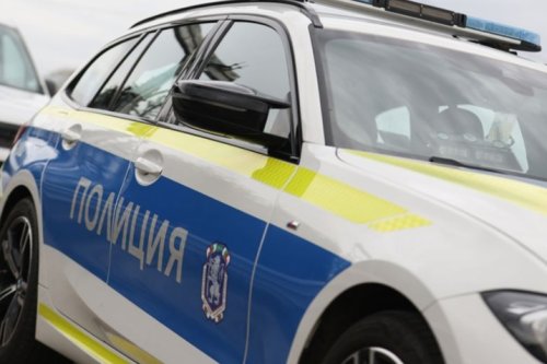 80-годишен мъж пренебрегна &bdquo;Стоп&ldquo; и удари бус с турска регистрация във Видинско