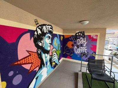 Младежкият център във Враца се ребрандира: Нов сайт, ново лого и графити от ученици за 10-годишнината