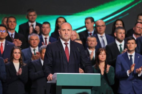 Вижте цялата реч на Румен Радев от закриването на предизборната кампания на коалиция "Прогресивна България" (СНИМКИ+ВИДЕО)