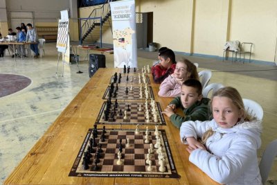 Шахматното турне &bdquo;Асеневци&ldquo; влезе във Враца: Деца от училища и градини на открит урок