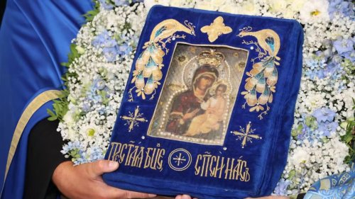 Мироточивата Хавайска икона пристигна във Враца: Стотици се стекоха в храма &bdquo;Св. Николай Мирликийски&ldquo;