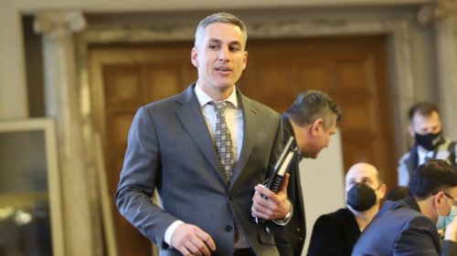 Андрей Гюров "светна": Напусна Американския университет в България, готви се за президент