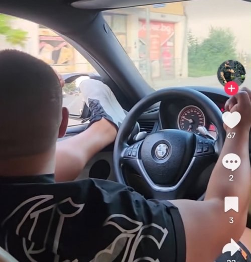 Шофьор се хвали в TikTok: Кара BMW във Враца с крак на прозореца и без ръце