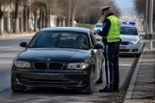 Пътна полиция спря софиянец с нерегистрирано BMW във Враца