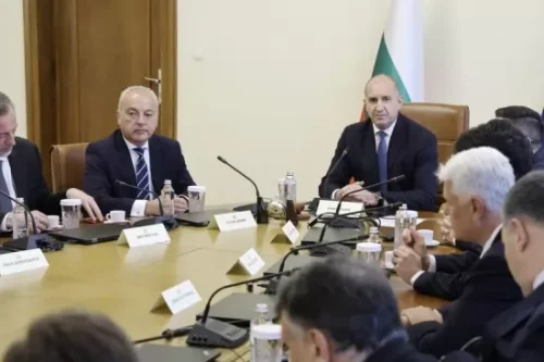 Румен Радев: Правителството работи, за да навакса проспаните години на безхаберие