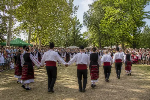 Съборът в Галово събра Оряхово с музика и самодейци