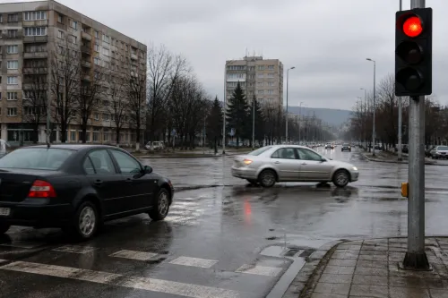 Двама шофьори минаха на червен светофар в Монтана