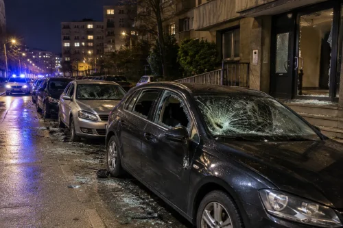 Пиян мъж потроши 10 коли в Монтана след скандал
