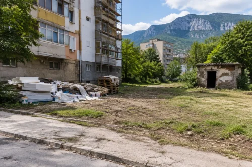 Враца: почистиха бунището до блок 68 след сигнал