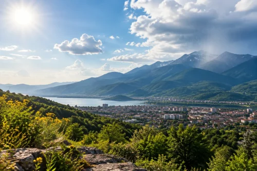 Времето днес: до 24° и слънце, с локални валежи в планините