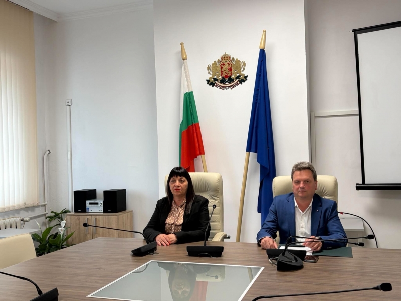 Красимиров отчете мандата си във Враца пред рехава публика: Избори, върнати решения и обещани пари за театъра