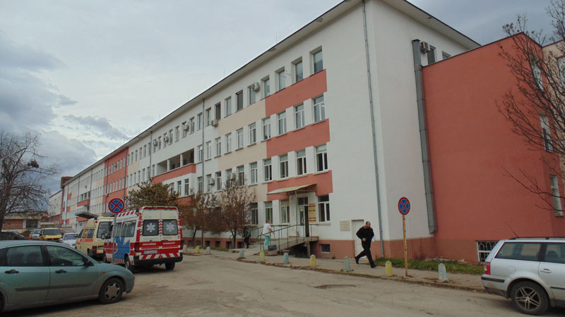 26 оставки разклащат болницата във Враца: Хирургия и интензивно лечение под риск