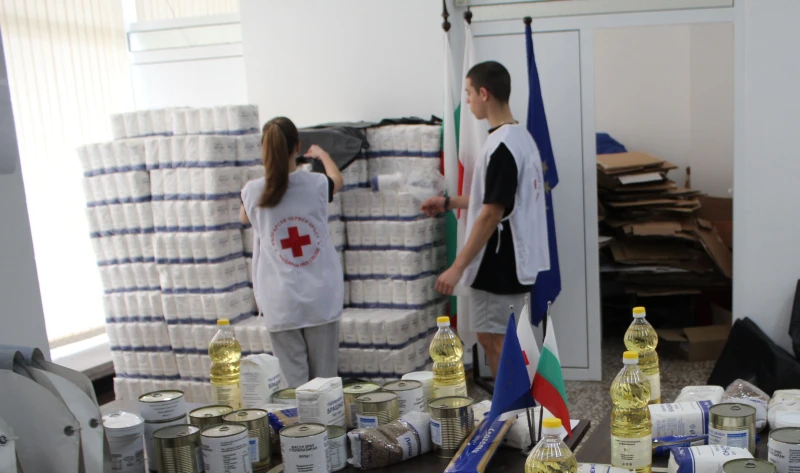 БЧК започна раздаване на хранителни пакети в Монтанско