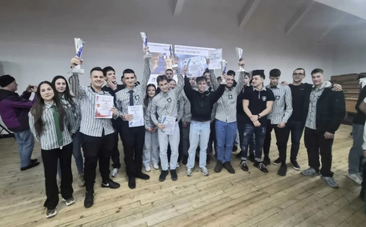 Пет награди за ППМГ&ndash;Враца: Ученици разбиха конкуренцията на национално ИТ състезание