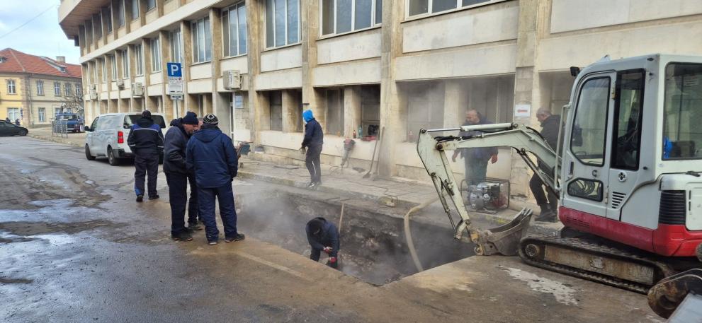 Авария спря водата в центъра на Враца: Засегната е &bdquo;Петропавловска&ldquo; до кино &bdquo;Метропол&ldquo;
