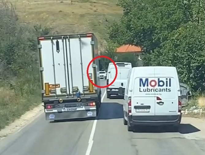Опасно изпреварване с ТИР на спускане край Видин: Кадри от Арчар взривиха мрежата