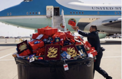 Тръмп напусна Пекин без сувенири: всичко китайско &mdash; в контейнера до Air Force One