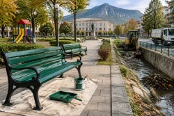 ОП БКС обновява пейки и детски площадки във Враца