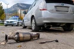 МВР задържа двама за кражби на катализатори във Враца