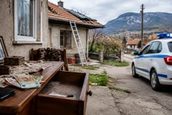 Мними майстори обраха 80-годишен в Попица за 3010 евро