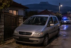 Полицията в Монтанско хвана три деца след нощна обиколка с отключен автомобил