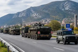 Военни колони с верижна техника минават по Е-79 край Враца