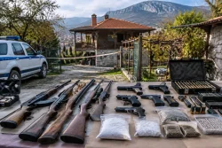 Прокуратурата отказва 72-часов арест след оръжеен арсенал край Враца