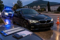 МВР спря 19-годишен без книжка с фирмено BMW в Мездра